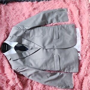 Ⓜ️ sold Geoffrey Beene Kids Gray Suit Set